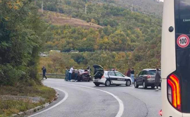 Prometna nesreća na Bradini, na M-17 nastale kilometarske kolone
