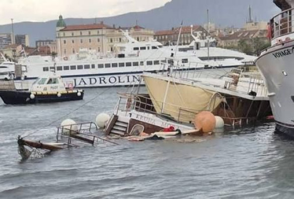 Brod potonuo u splitskoj luci