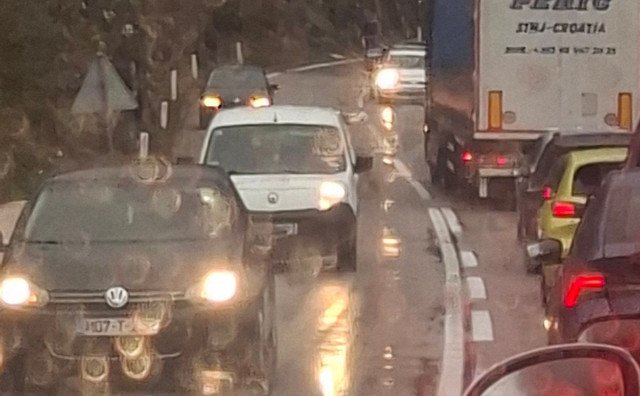 vozačima se preporučuju oprez i strpljenje