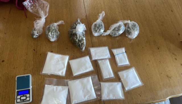 Zaplijenjeno 2,5 kilograma droge i veća količina novca